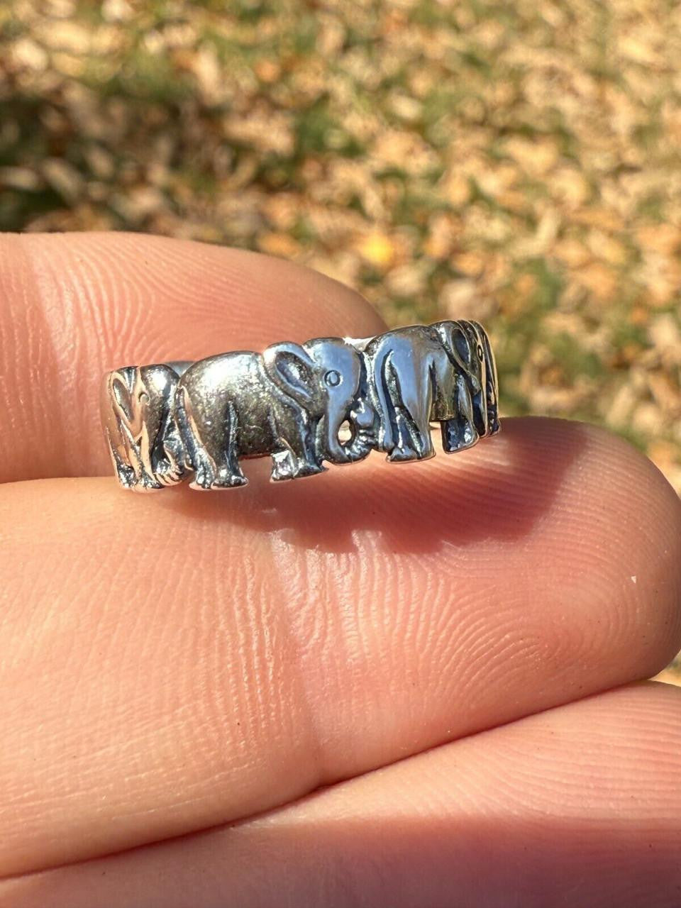 Lucky Elephant Band Ring | 925 Silver