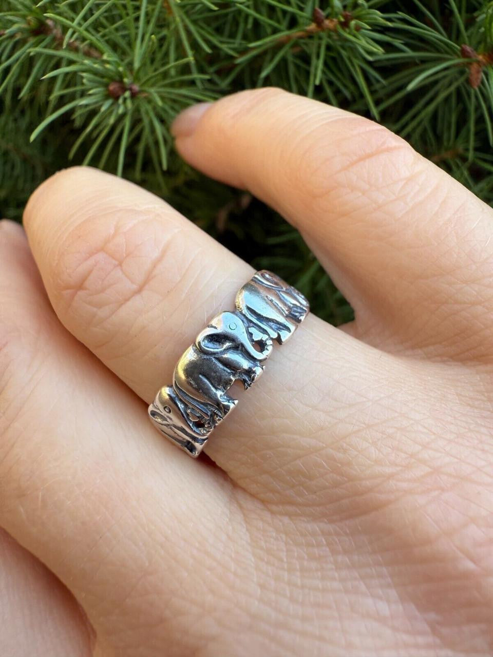 Lucky Elephant Band Ring | 925 Silver
